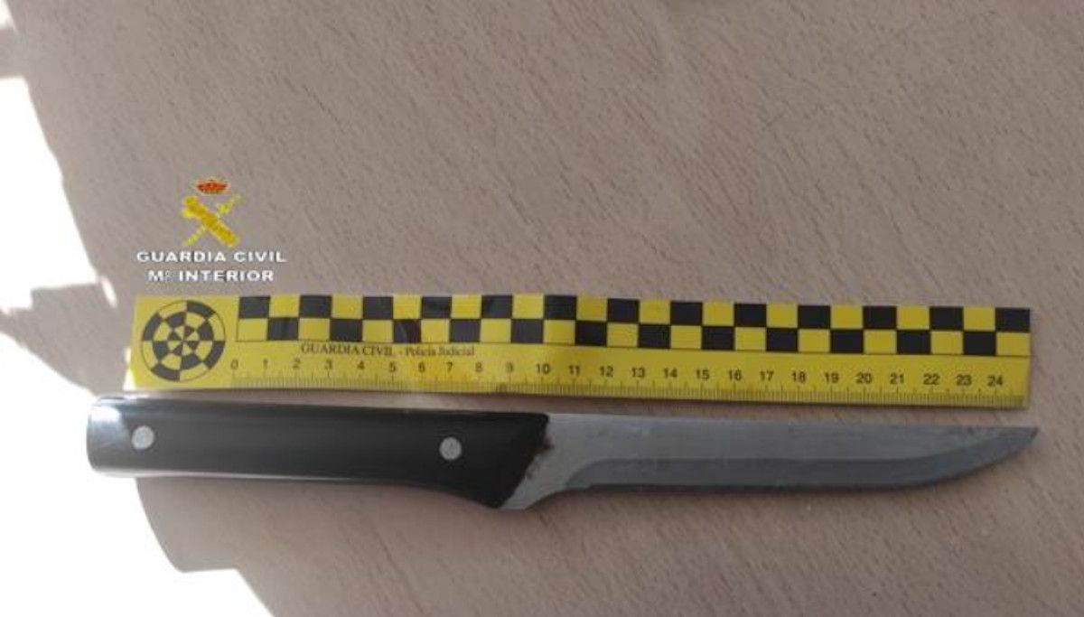 Cuchillo utilizado por el individuo que amenazó al sanitario en San Roque.