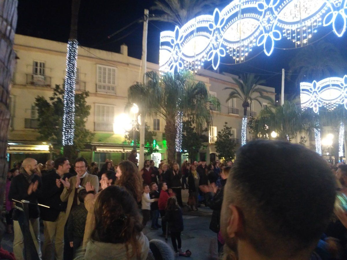 El alcalde, en la inauguración del alumbrado navideño.