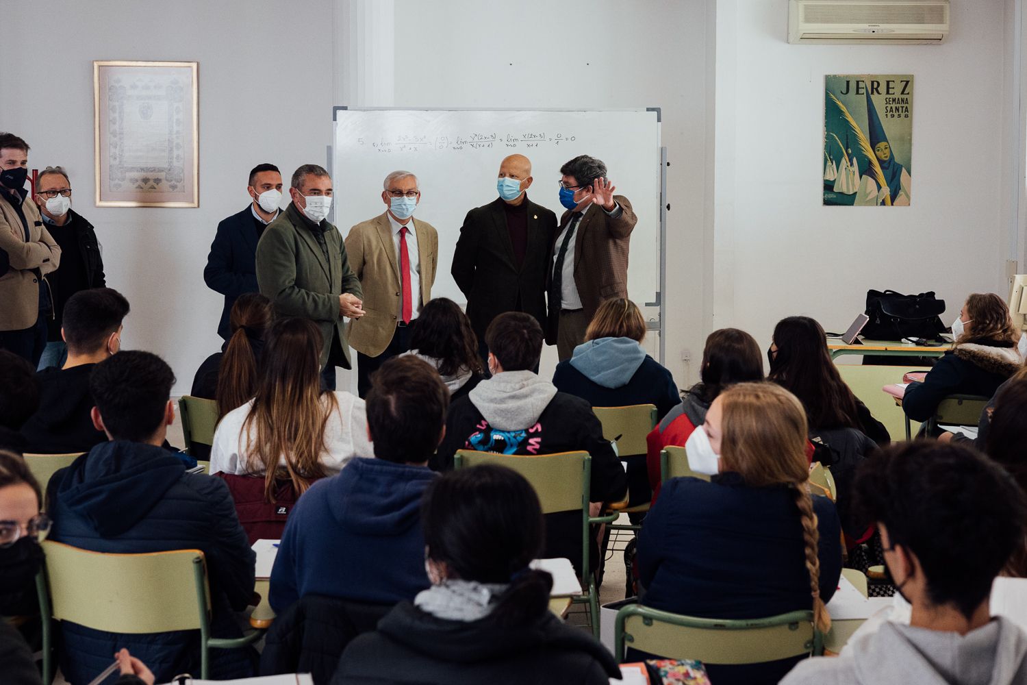 Javier Imbroda durante una visita al IES Padre Luis Coloma de Jerez hace unas semanas