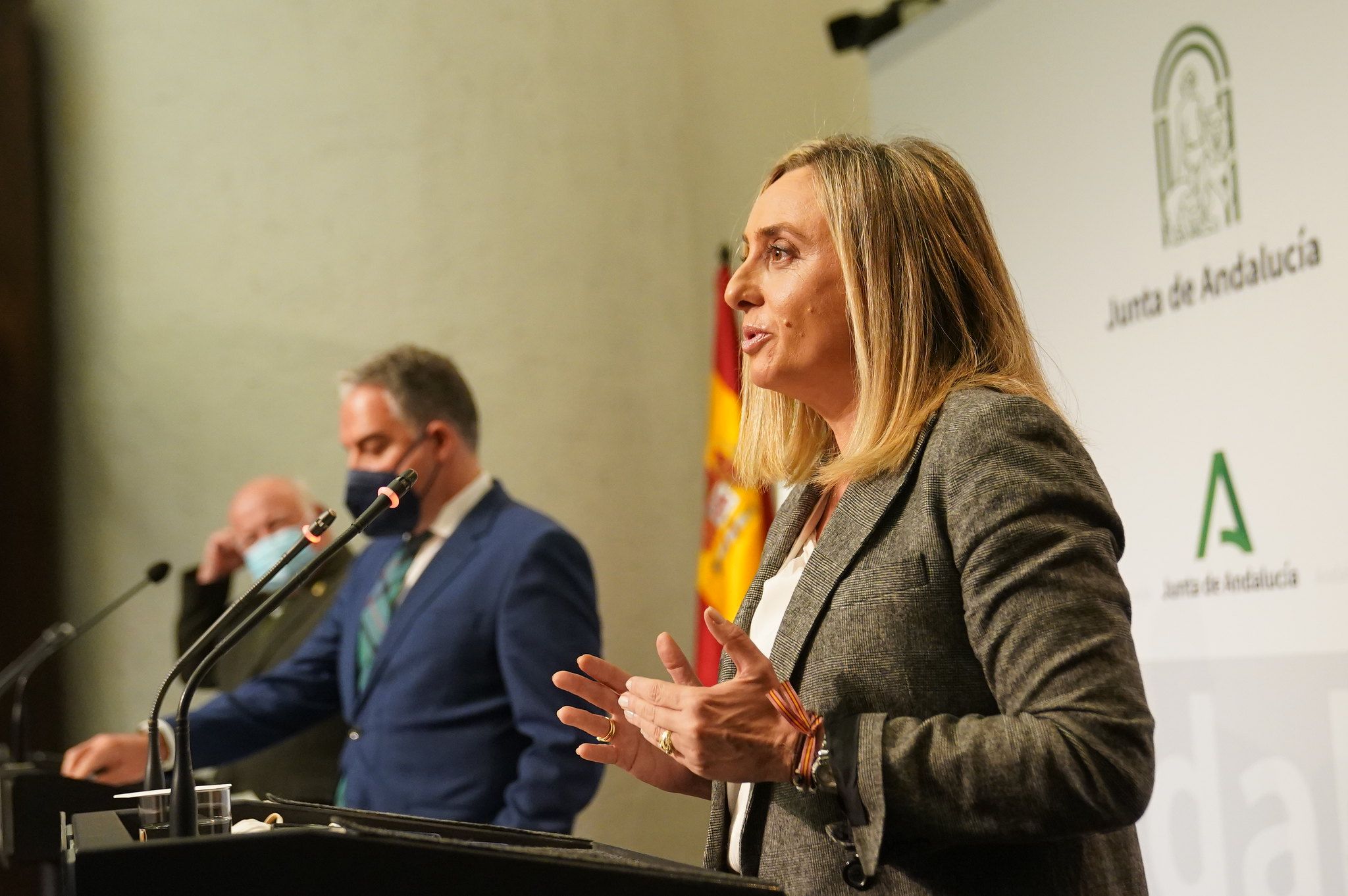 Marifrán Carazo y Elías Bendodo, miembros del Gobierno