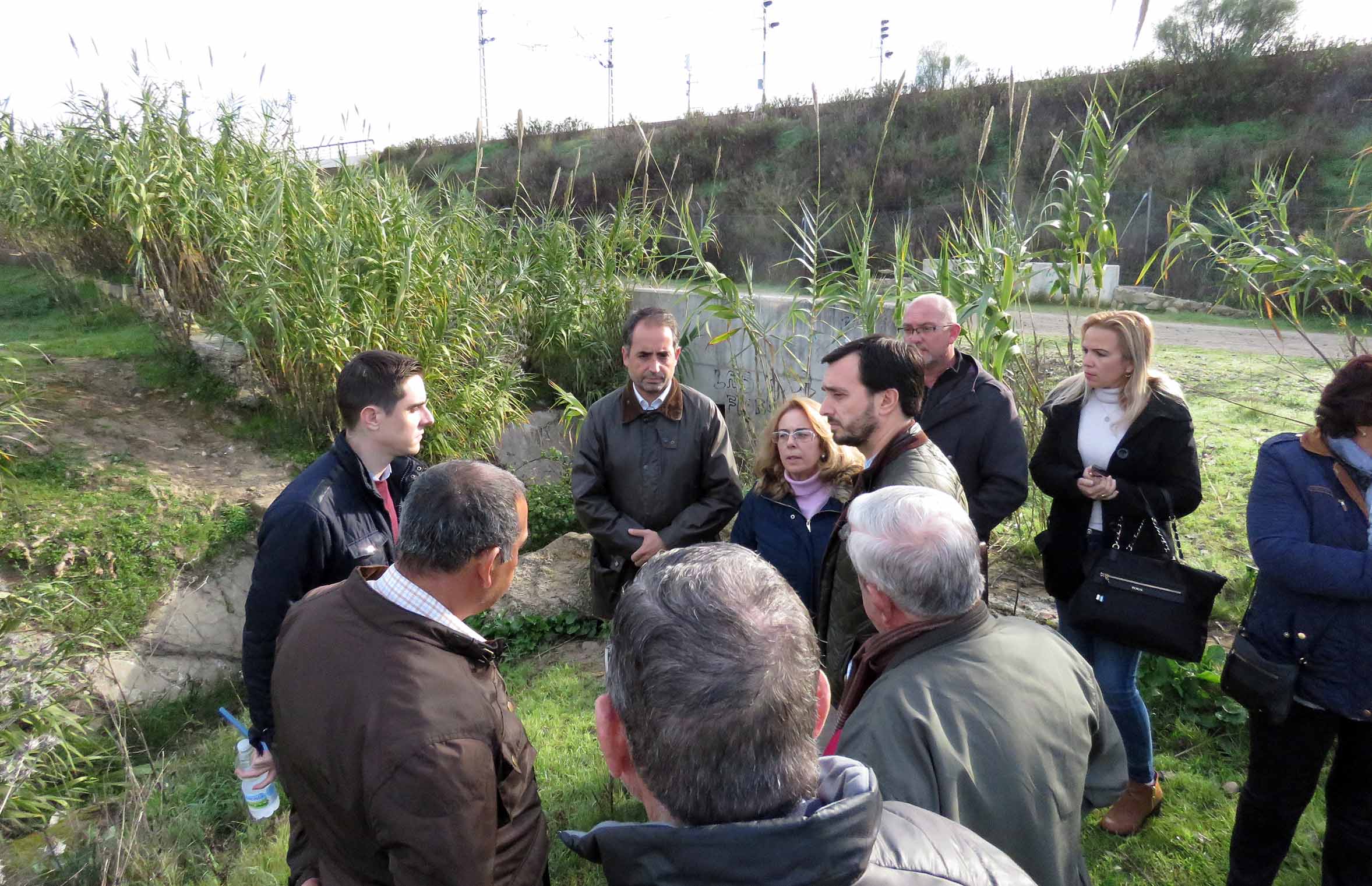 Visita del PP, con su candidato Antonio Saldaña a la cabeza, a Las Flores.
