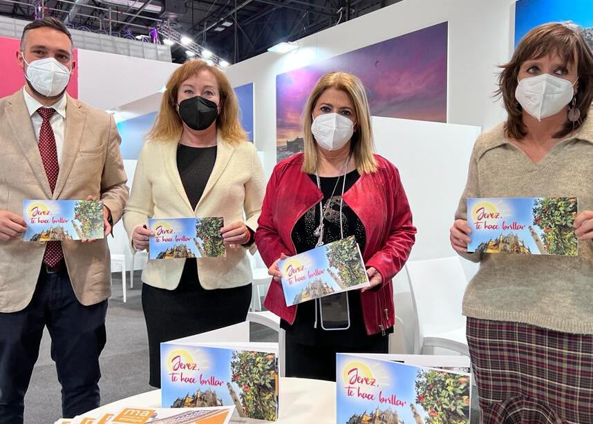 Promoción de la ciudad en Fitur para el turismo de congresos con el lema 'Jerez te hace brillar'. En la imagen, la alcaldesa Mamen Sánchez en Fitur. FOTO: AYTO DE JEREZ