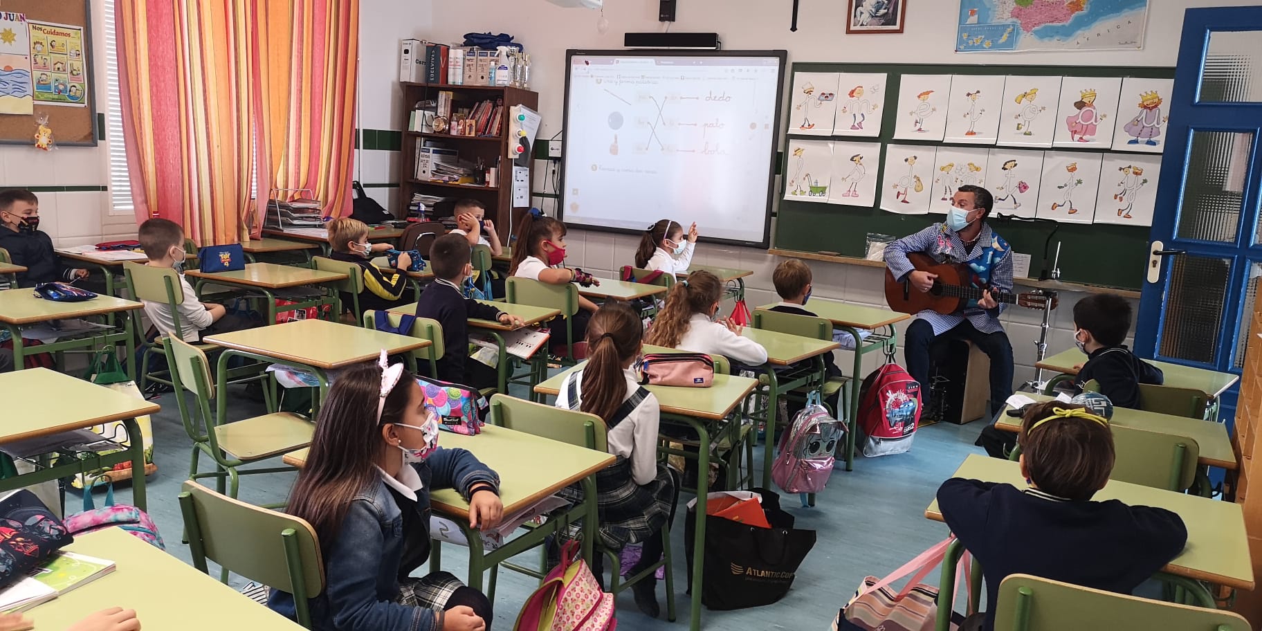 Uno de los muchos profesores que se adaptaron durante la pandemia.