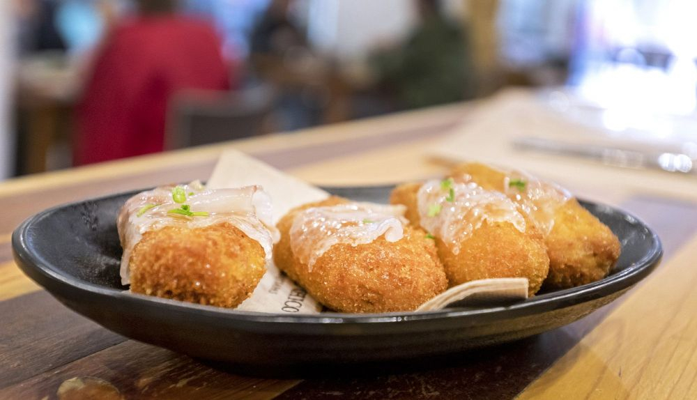 Croquetas de gorgonzola y nueves. GERMÁN MESA