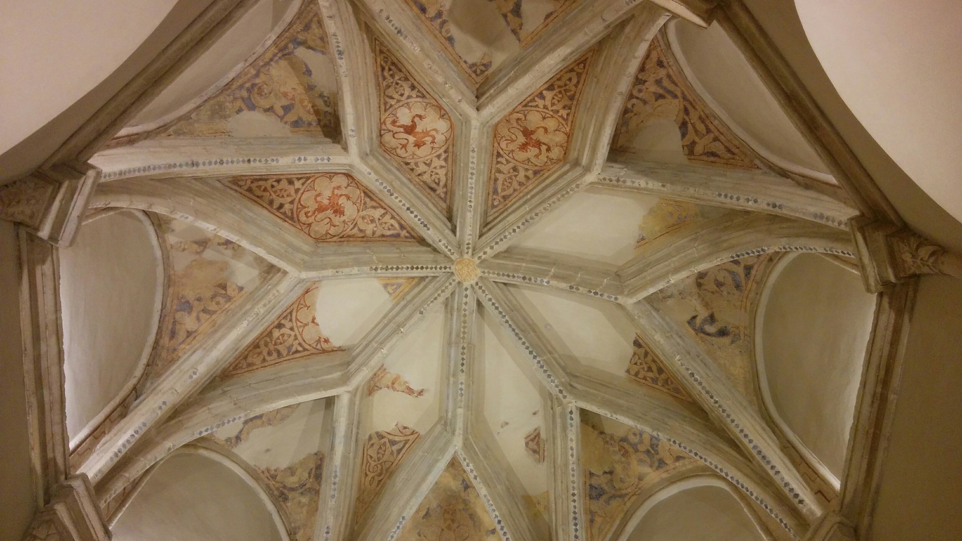 Manipulando nuestro pasado medieval. Detalle de la bóveda de la Capilla de la Jura, en San Juan de los Caballeros, Jerez, captado por el autor del artículo.