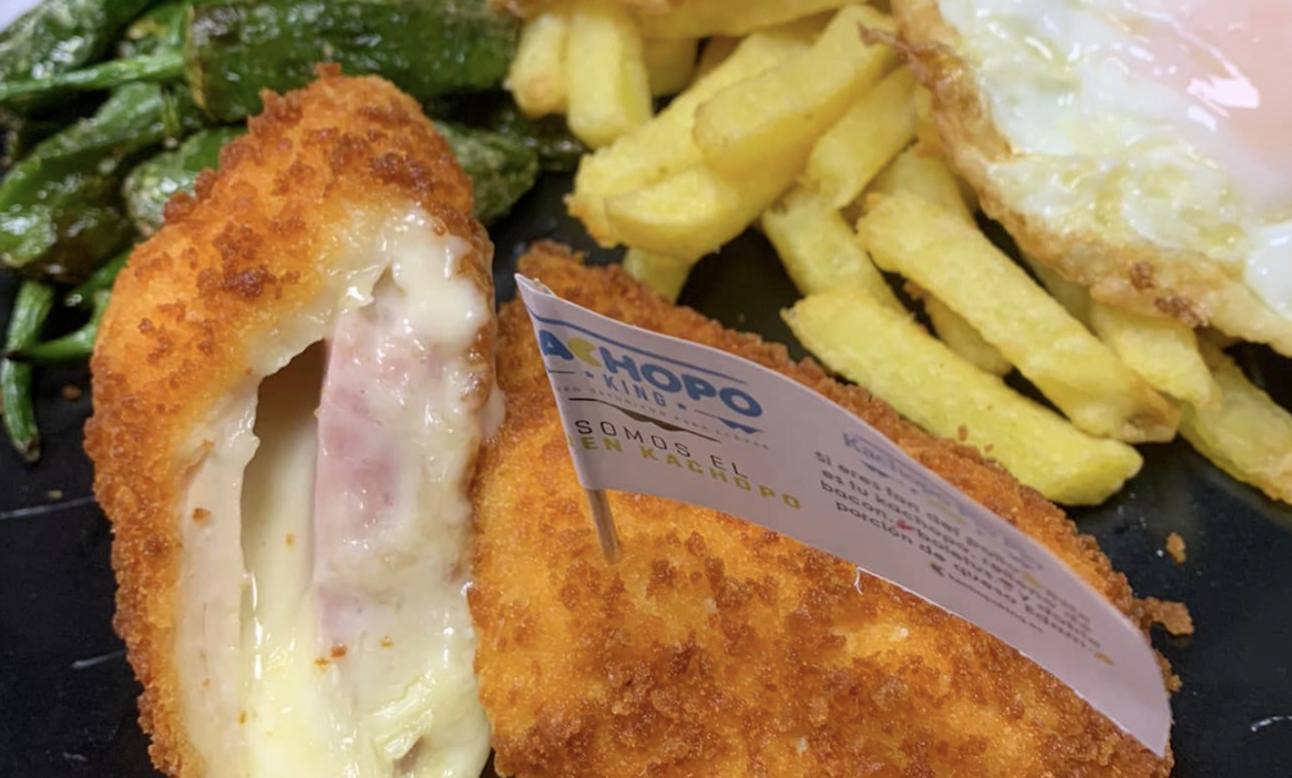 Uno de los 11 tipos de cachopos que puedes comer en Litos Corner de San Fernando.