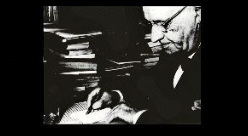 Ortega y Gasset, en la cubierta del libro  'La idea de principio en Leibniz y la evolución de la teoría deductiva'.