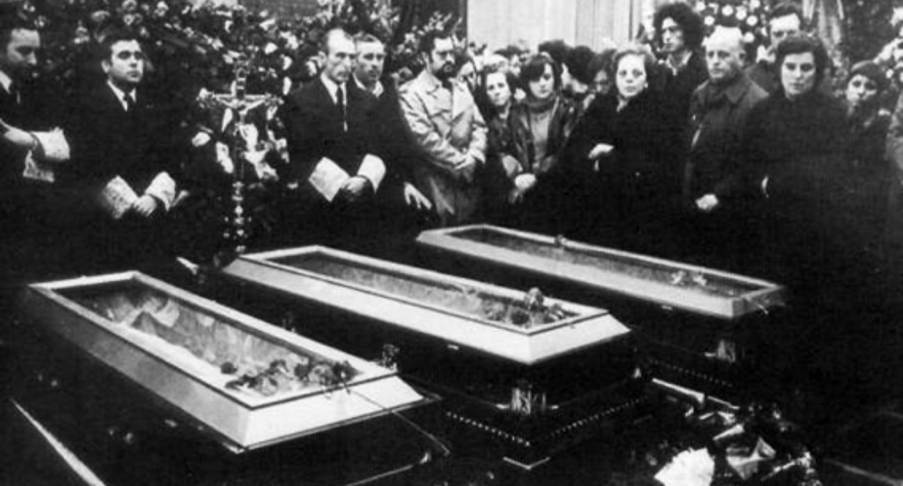 Una fotografía del funeral por la matanza de los abogados de Atocha.   Documentos RTVE