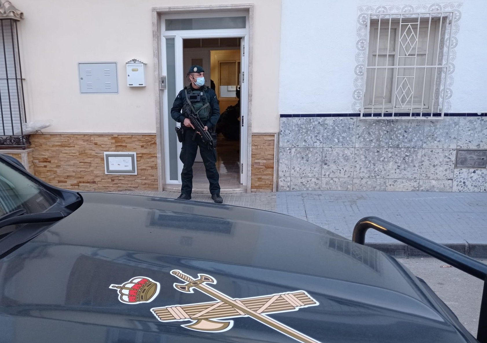 La Guardia Civil registra domicilios de Puerto Serrano en el marco de la operación 'El Patrón'