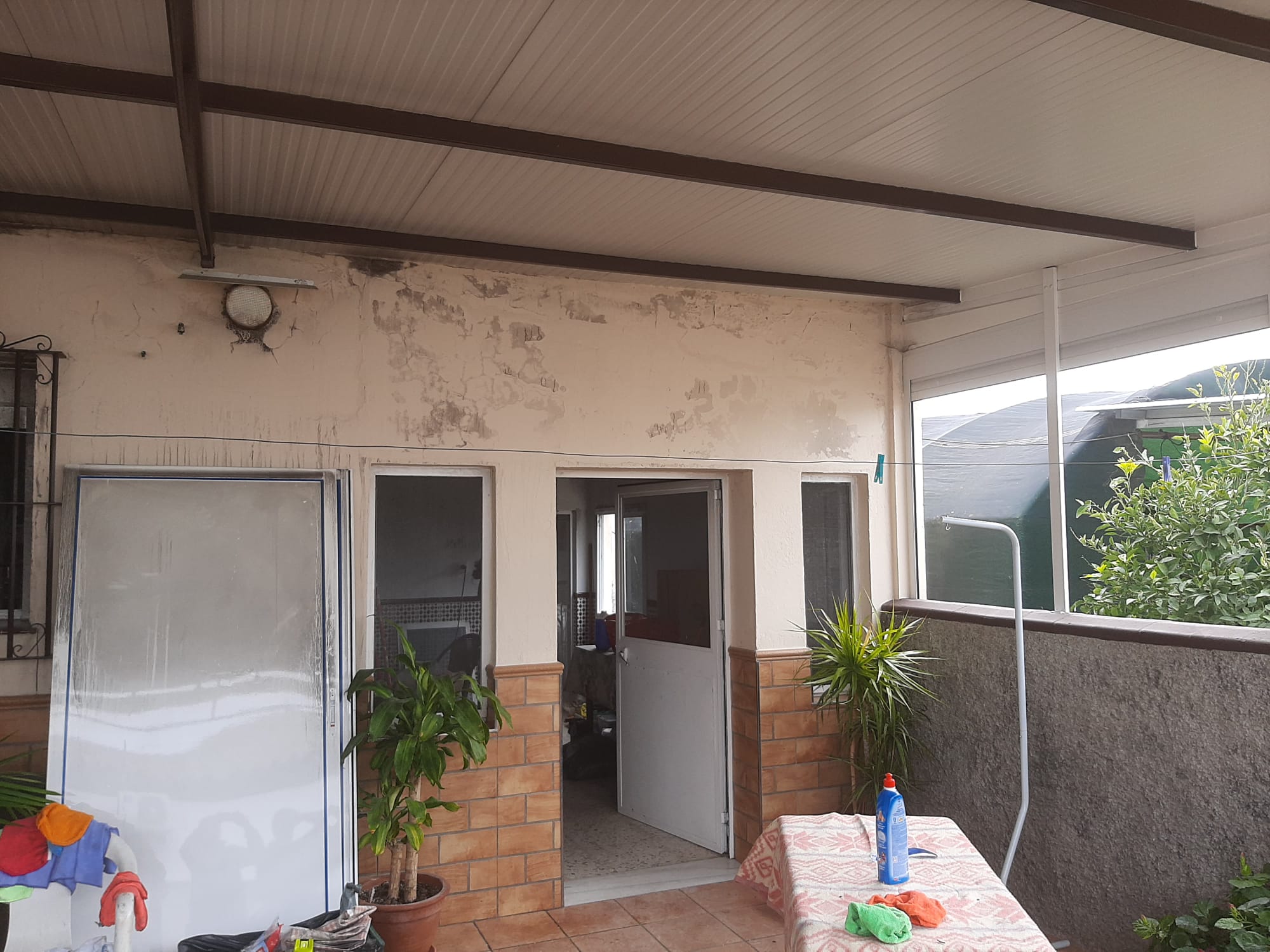 Entrada de la casa del matrimonio sanluqueño.