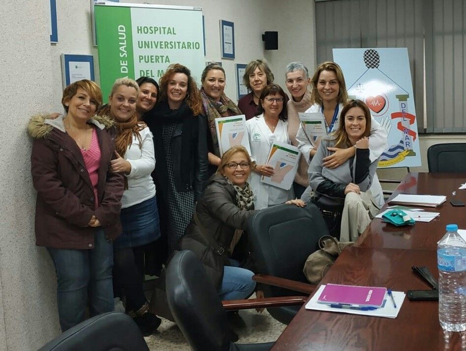 Usuarias de la nueva escuela puesta en marcha en el Puerta del Mar.