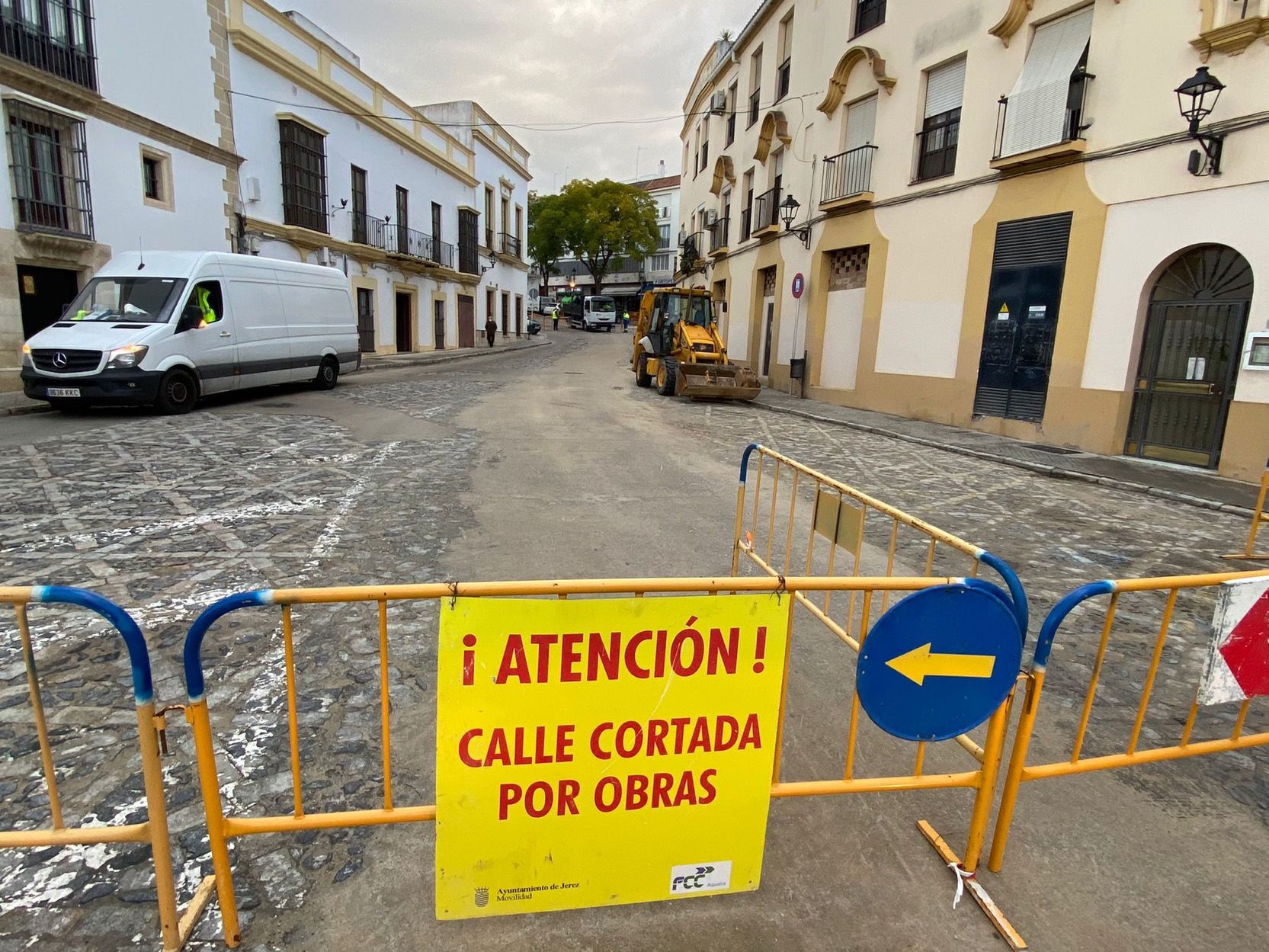 Visión de las obras desde la plaza del Arroyo.
