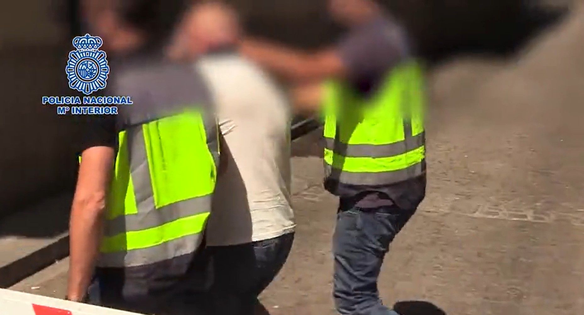 El presunto asesino machista acudiendo a los Juzgados de Sevilla tras ser detenido por la Policía Nacional