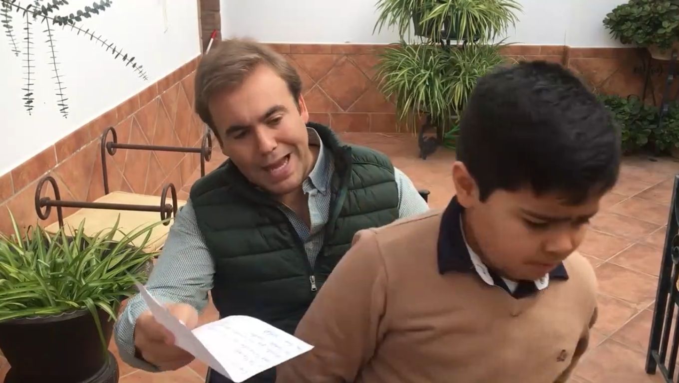 Un extracto del vídeo en el que se pide a los Reyes Magos que se lleven a Pedro Sánchez