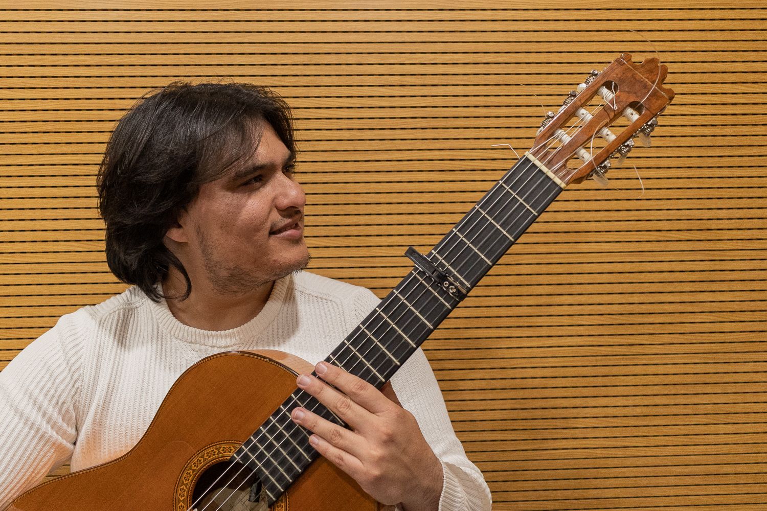 El cantaor de Chipiona posa para lavozdelsur.es tras la entrevista