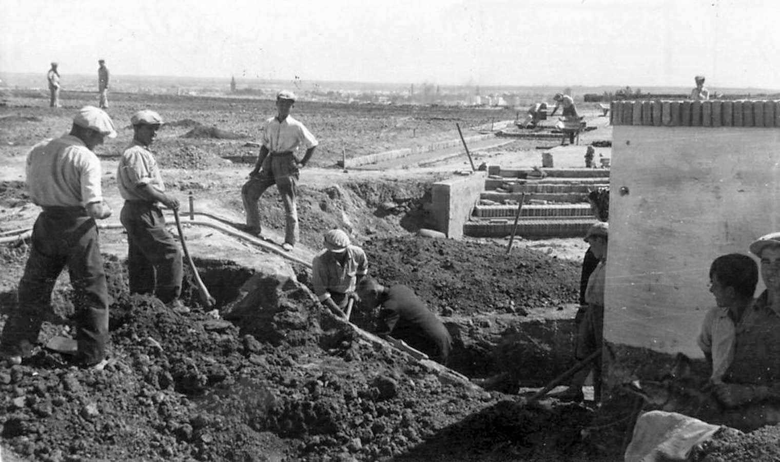 Una foto de las excavaciones que dieron con el tesoro del Carambolo en Sevilla