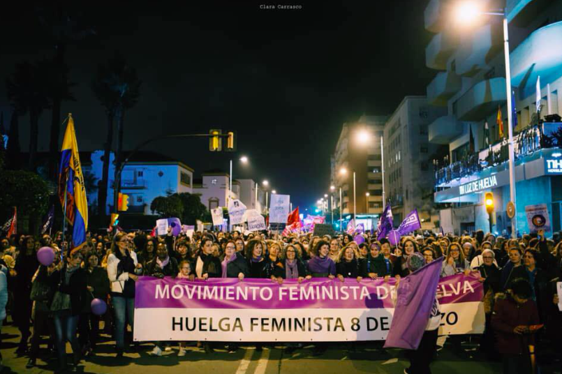 El movimiento feminista en Huelva durante el pasado 8M. FOTO: MOVIMIENTO FEMINISTA DE HUELVA/ CLARA CARRASCO. 