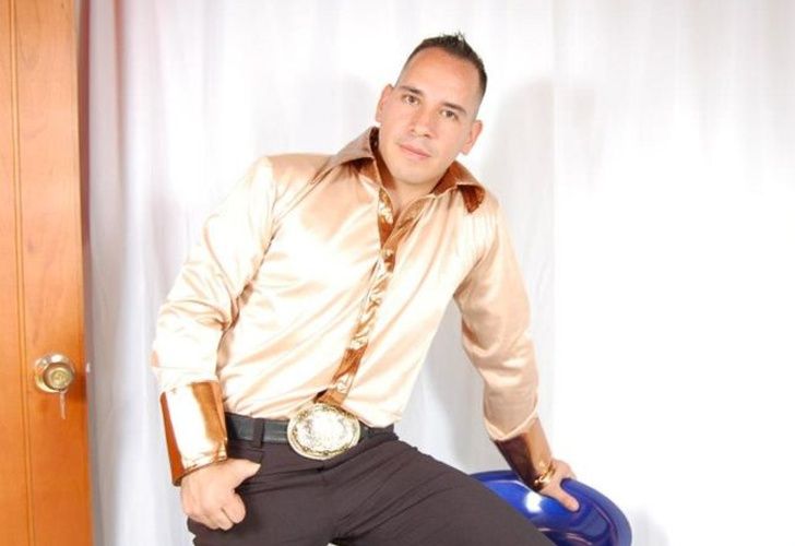 El supuesto falso cura durante su etapa artística 