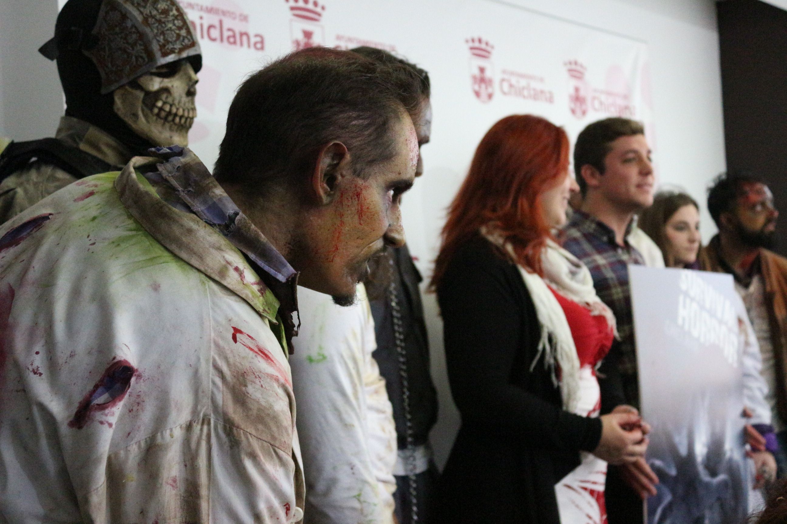 Varios zombis durante la presentación de la Survival Horror en Chiclana. 