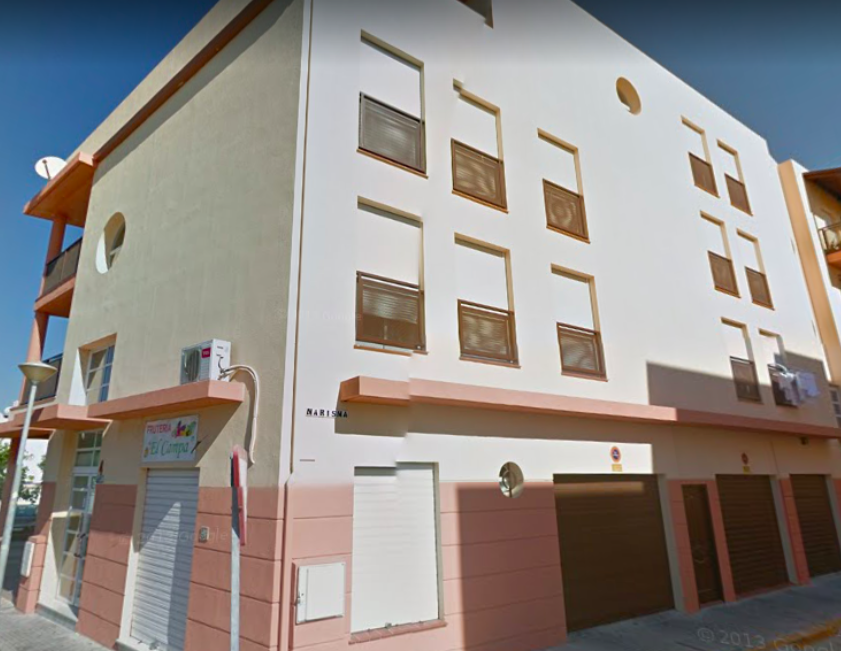 Edificio en la calle Marisma, Puerto Real, donde tuvo lugar el suceso. 