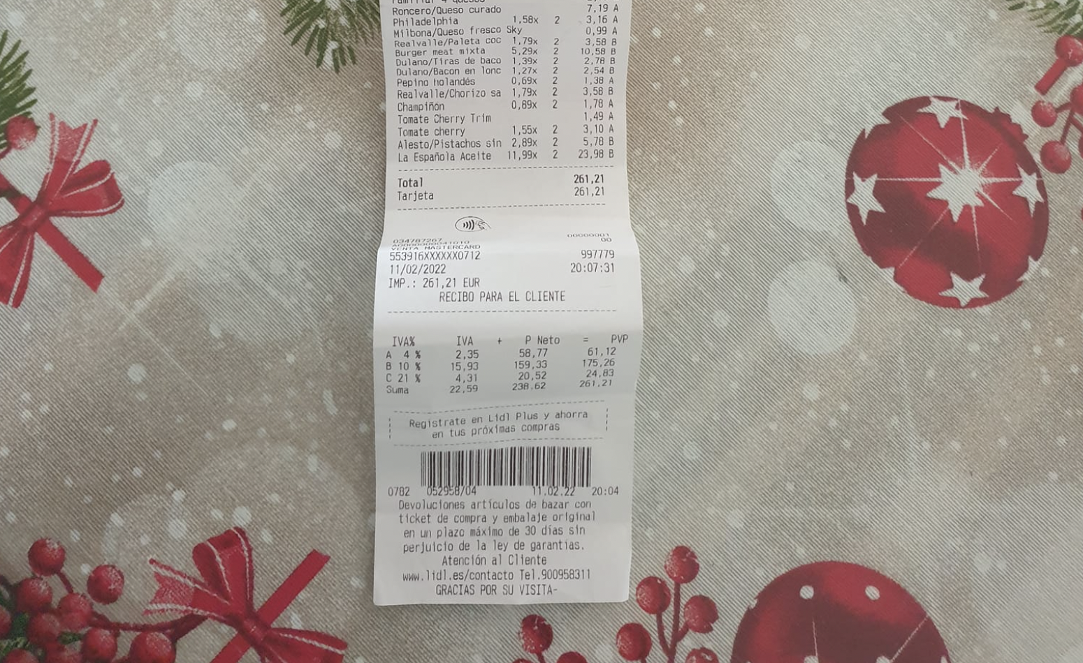 Ticket de la compra del hombre que regaló la compra a una persona sin recursos.