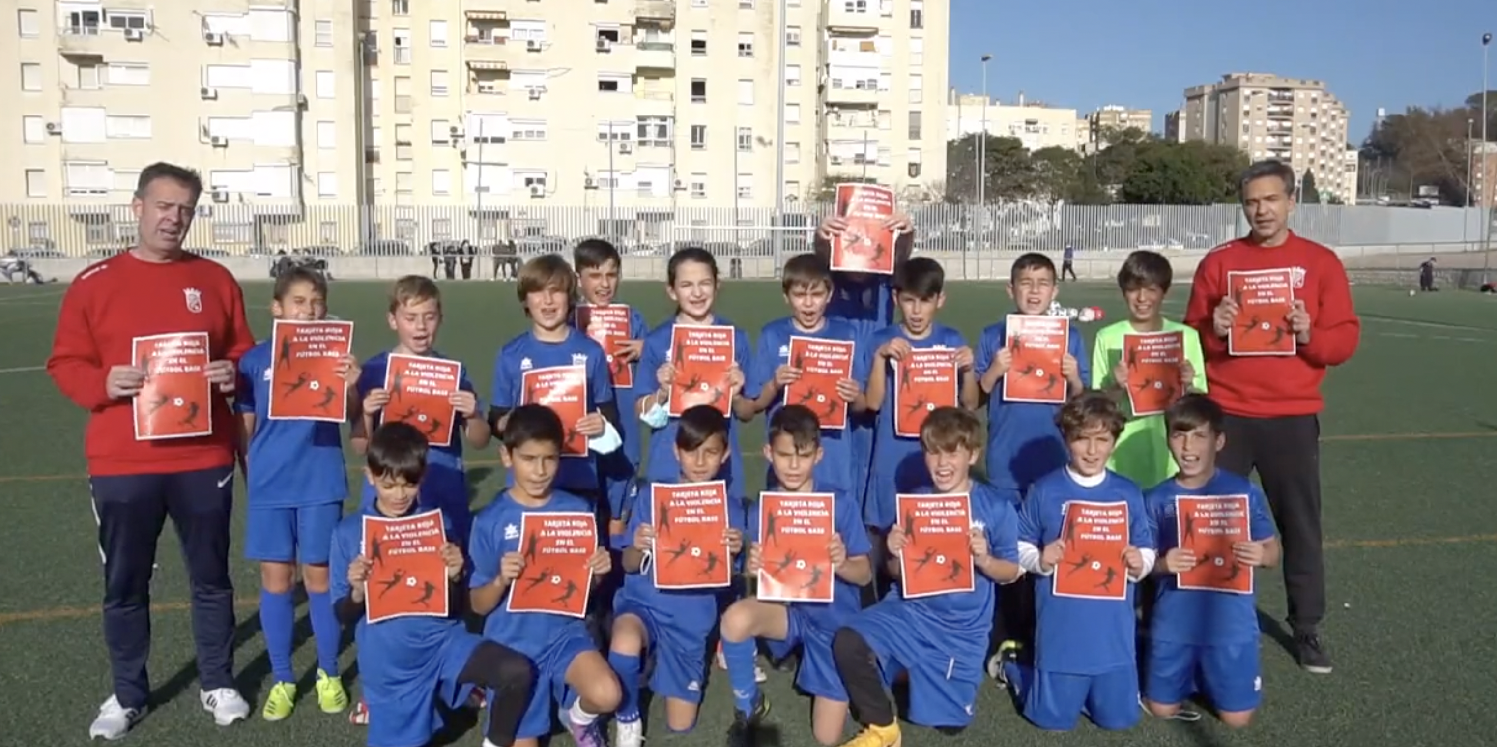 'Tarjeta roja a la violencia en el fútbol base': la cantera del Xerez CD manda un mensaje de respeto y compañerismo.