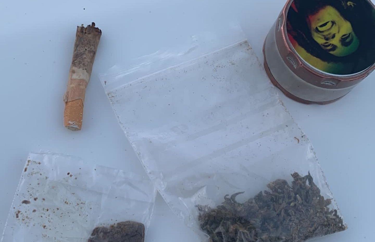 Drogas incautadas por la Policía Local de Medina a un joven, un menor y un abuelo.