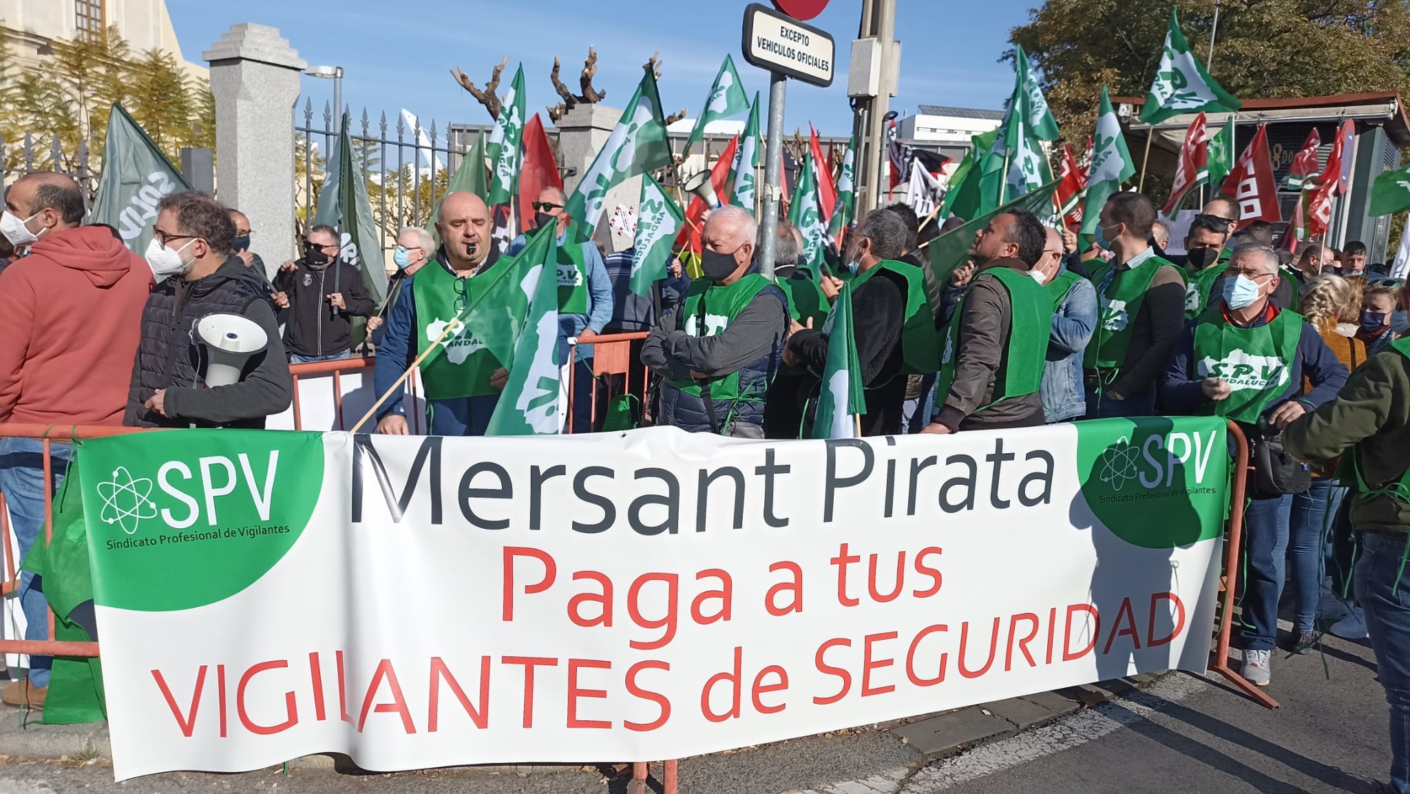 Concentración del Sindicato de Vigilantes contra la empresa 'Mersant'.