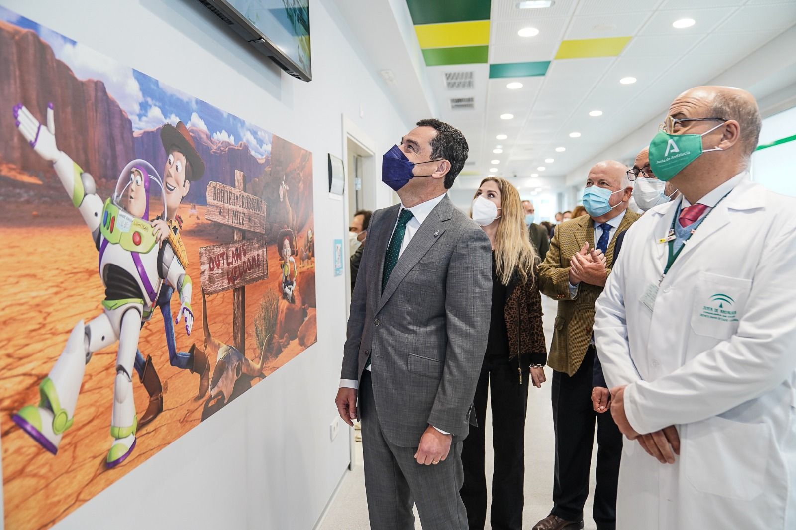 Moreno Bonilla hoy durante la visita al centro de salud en El Puerto de Santa María.
