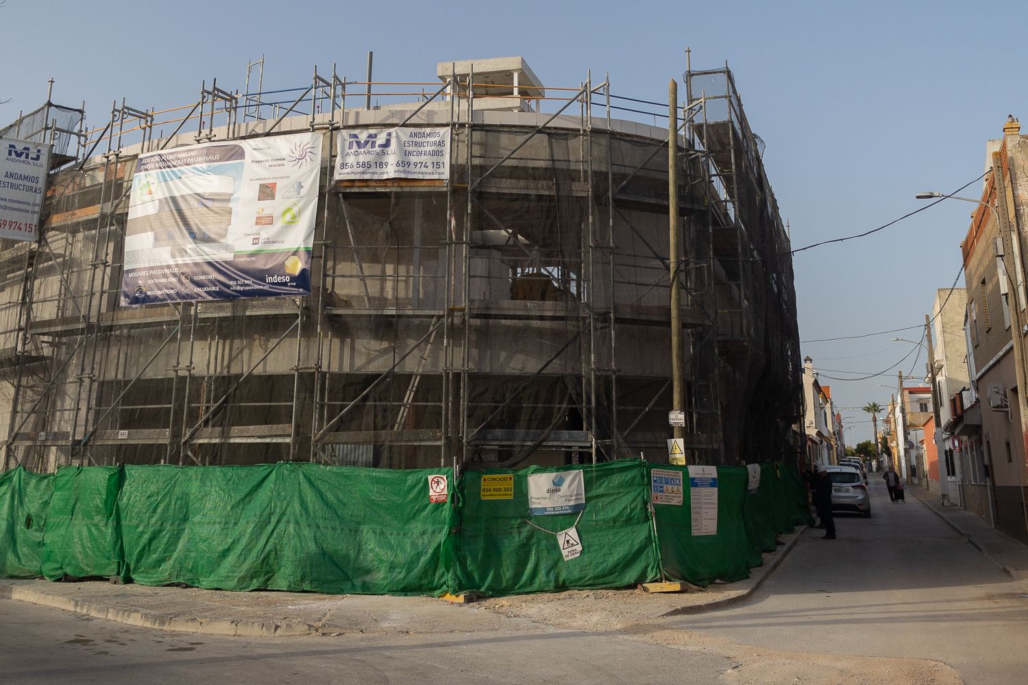 El bloque se ubica en el barrio de La Canaleja