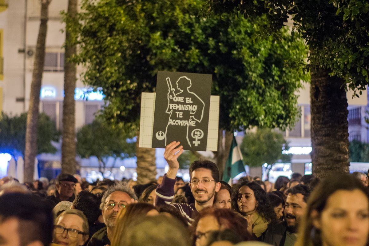 Una de las pancartas durante la protesta feminista en Jerez.
