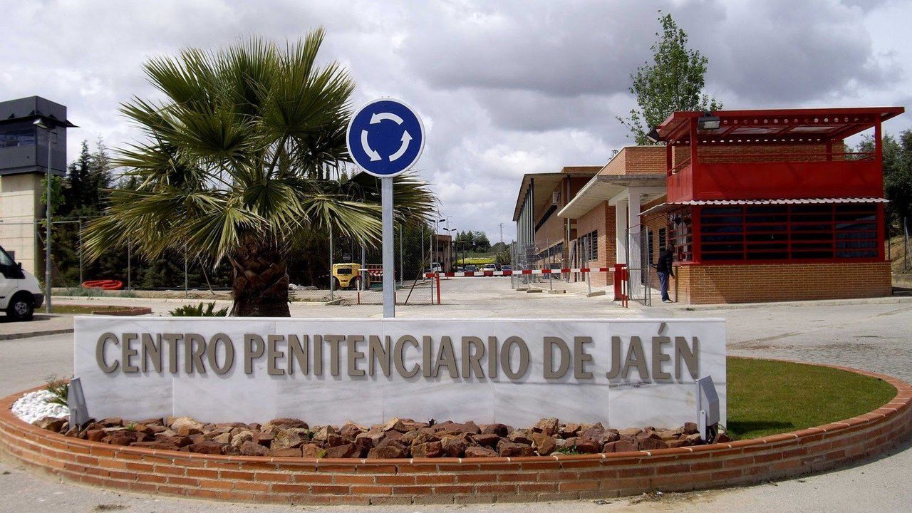  Cárcel de Jaén. El autor confeso del asesinato de la niña de Alcalá la Real agrede a varios funcionarios en la cárcel