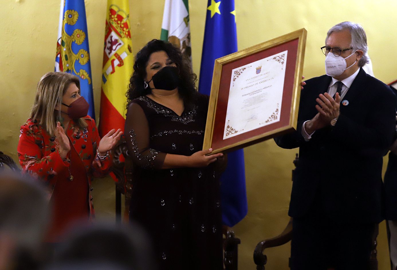 La Macanita, "símbolo del arte de Jerez", recibe el Premio de Andalucía. La Macanita recibe este reconocimiento, junto a Mamen Sánchez y Francisco Camas.