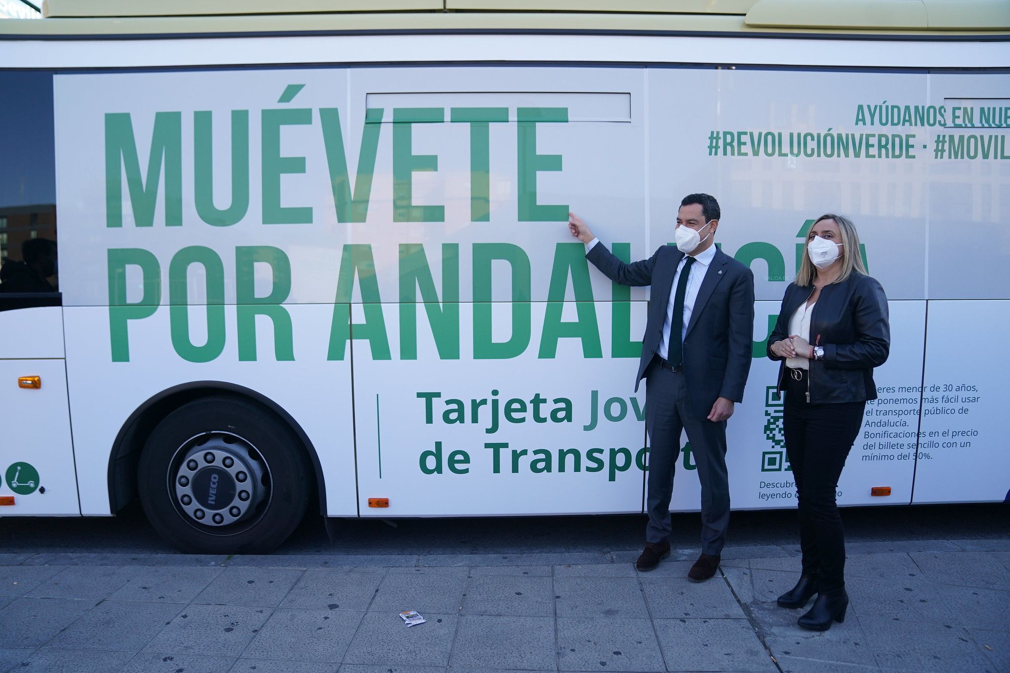 Moreno haciendo campaña con el transporte.