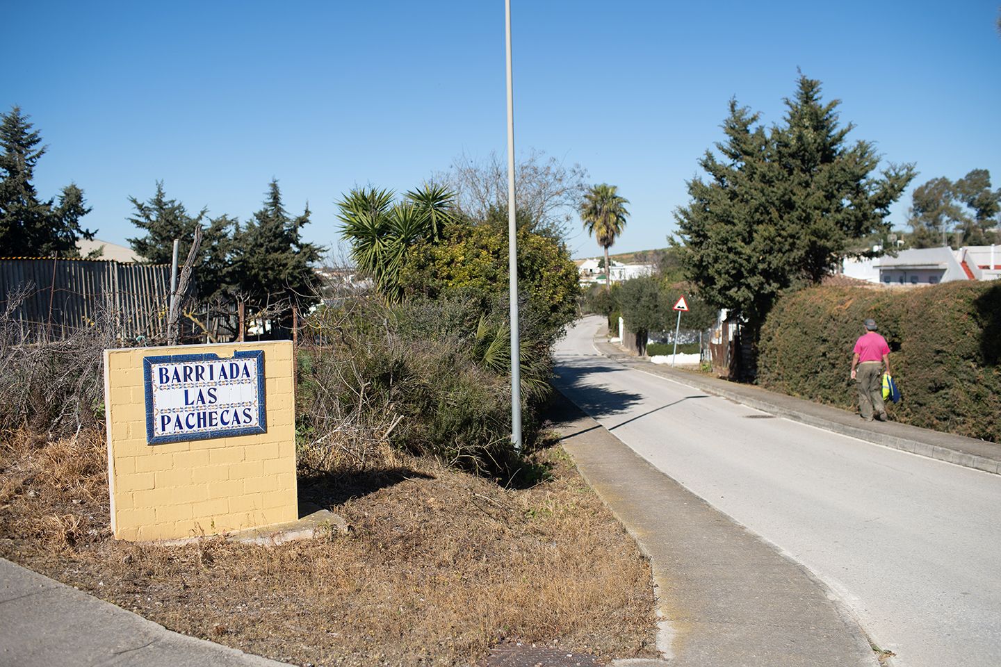 Entrada a la barriada rural de Las Pachecas, en Jerez.