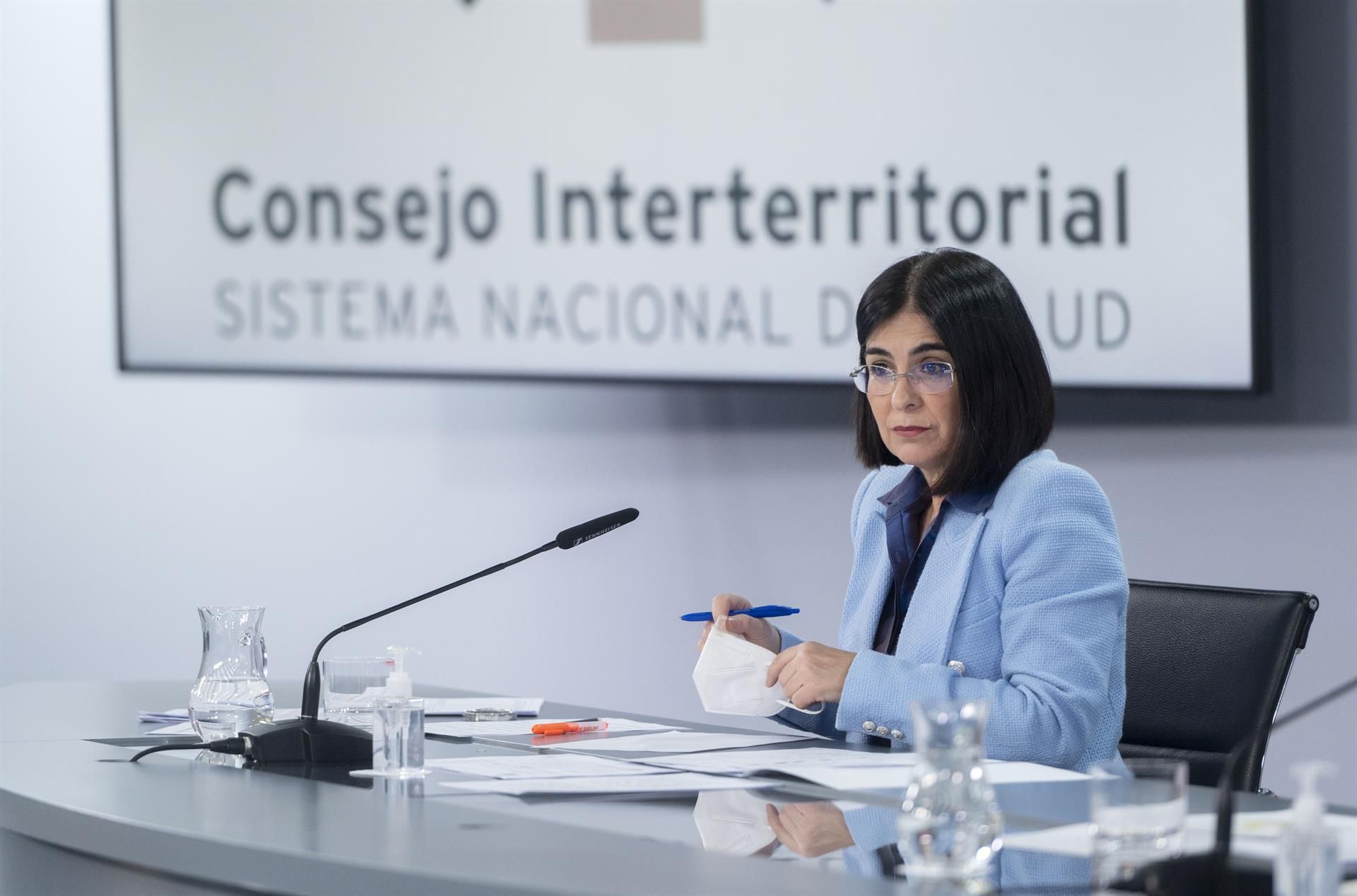 Ya no habrá más cuarentenas por contacto estrecho. La ministra de Sanidad, Carolina Darias, en una rueda de prensa posterior a la reunión del Consejo Interterritorial del SNS, en La Moncloa, a 2 de febrero de 2022, en Madrid.