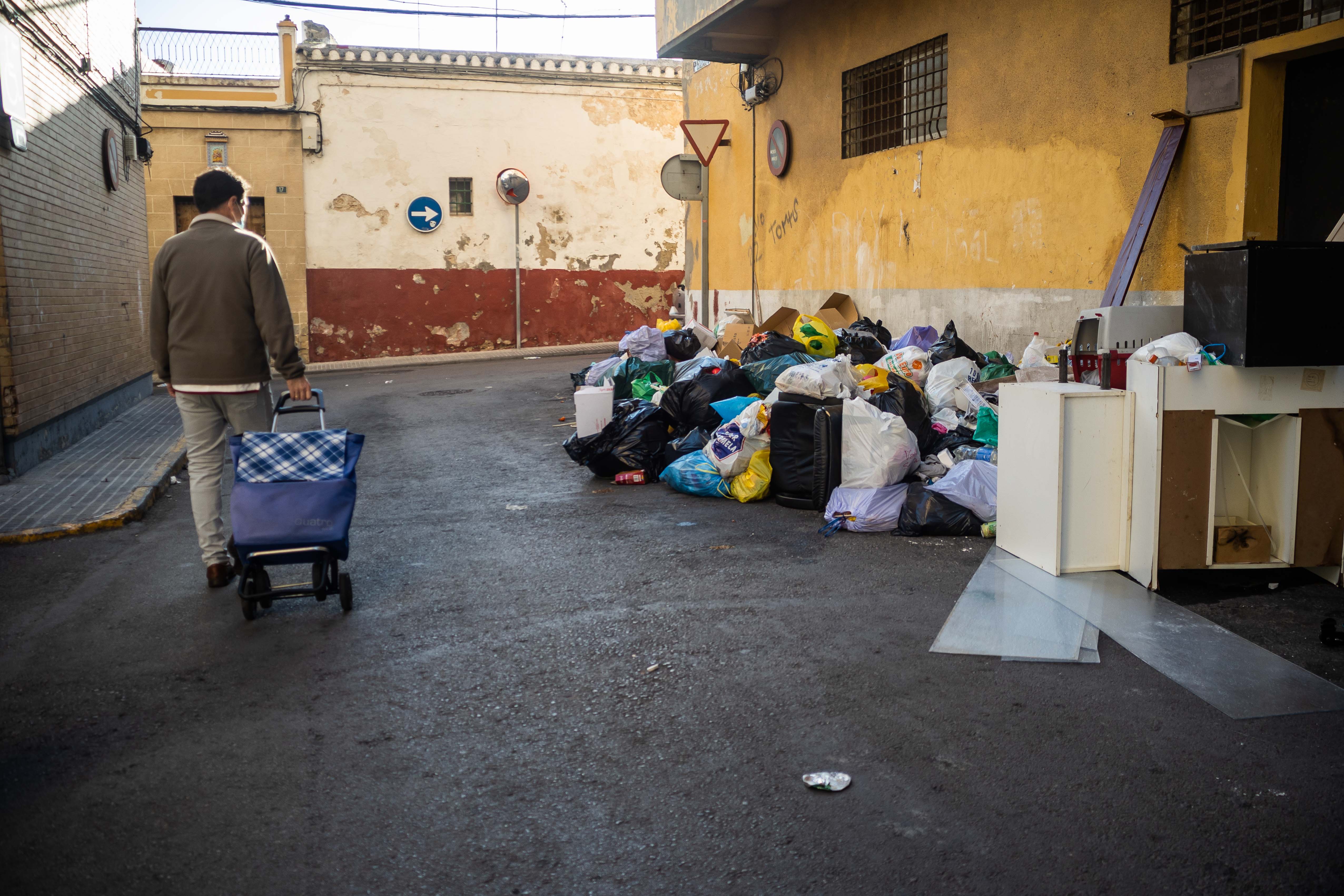 Imagen de El Puerto de Santa María y la acumulación de basura durante una huelga.