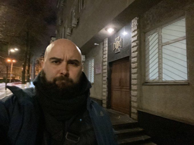 Pablo González, periodista español detenido en Polonia, tras declarar ante la policía ucraniana a principios de febrero.