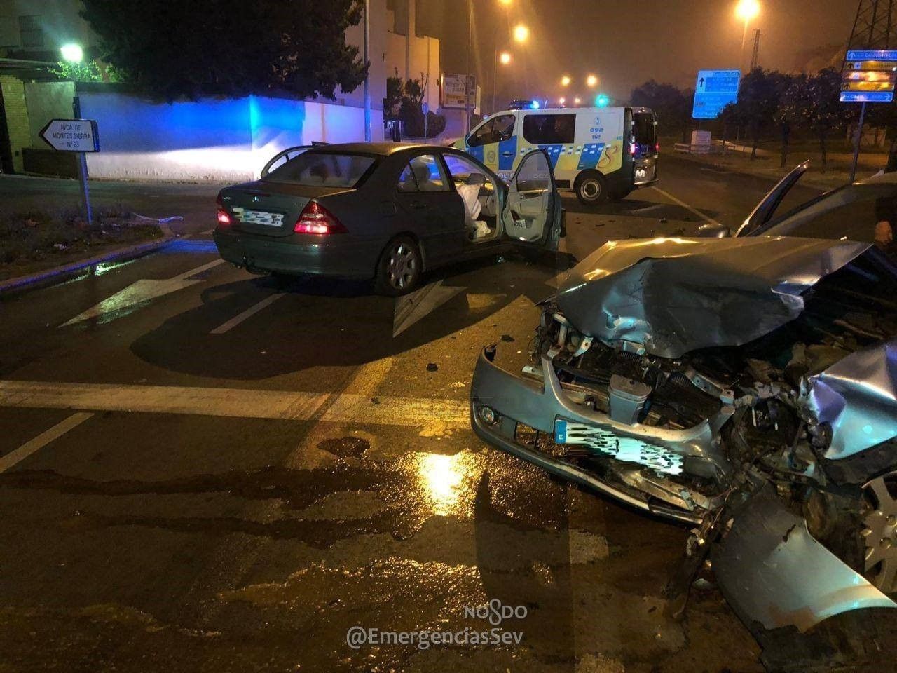 Aparatoso accidente en Sevilla.