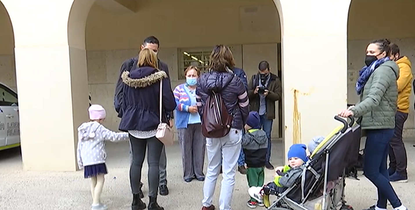 Los primeros refugiados ucranianos se empadronan en Andalucía.  CANAL SUR.