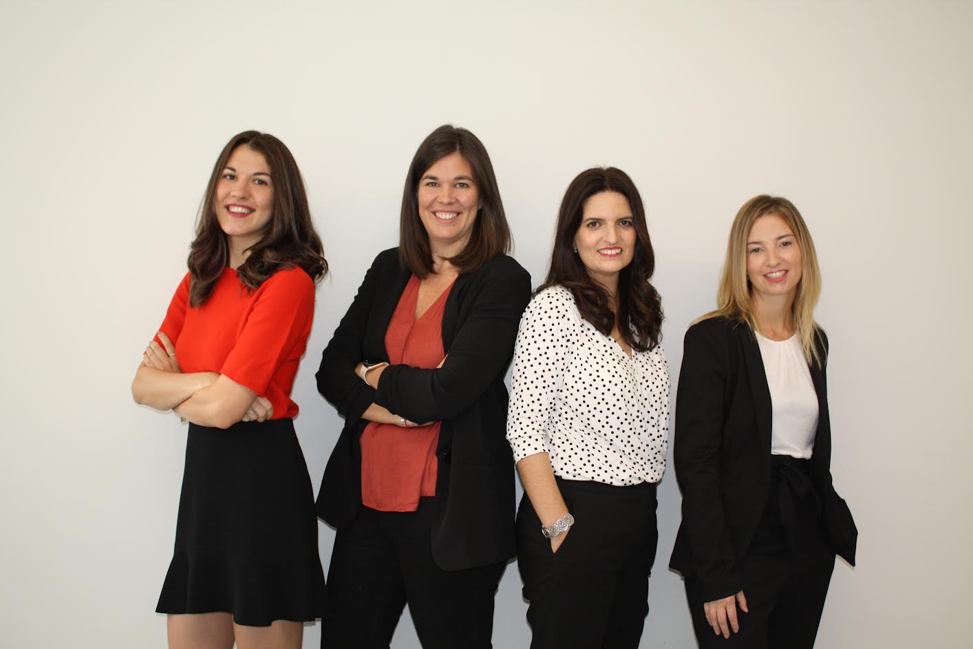 Equipo de mujeres de Grupo 2000, con Sensi Cortés en la dirección.