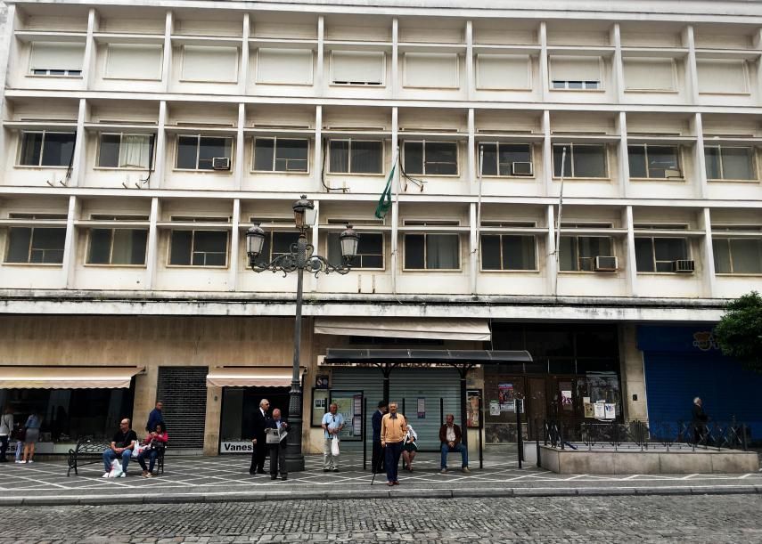 Vista del antiguo edificio del IARA en Esteve, parcialmente desocupado en la actualidad.