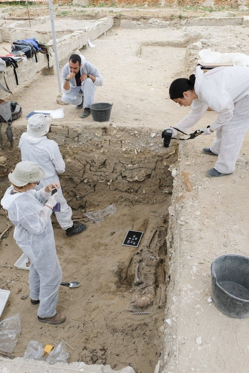 Trabajos en el cementerio de San José, en Cádiz, en una imagen de archivo.