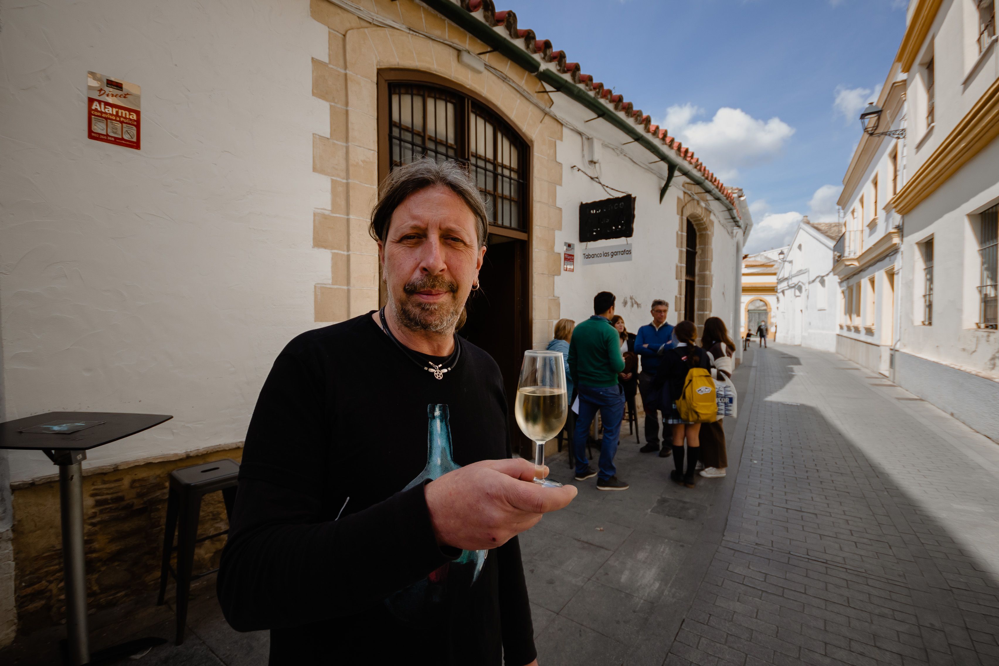 En la tranquila calle Compañía de María, encontramos el tabanco Las Garrafas 