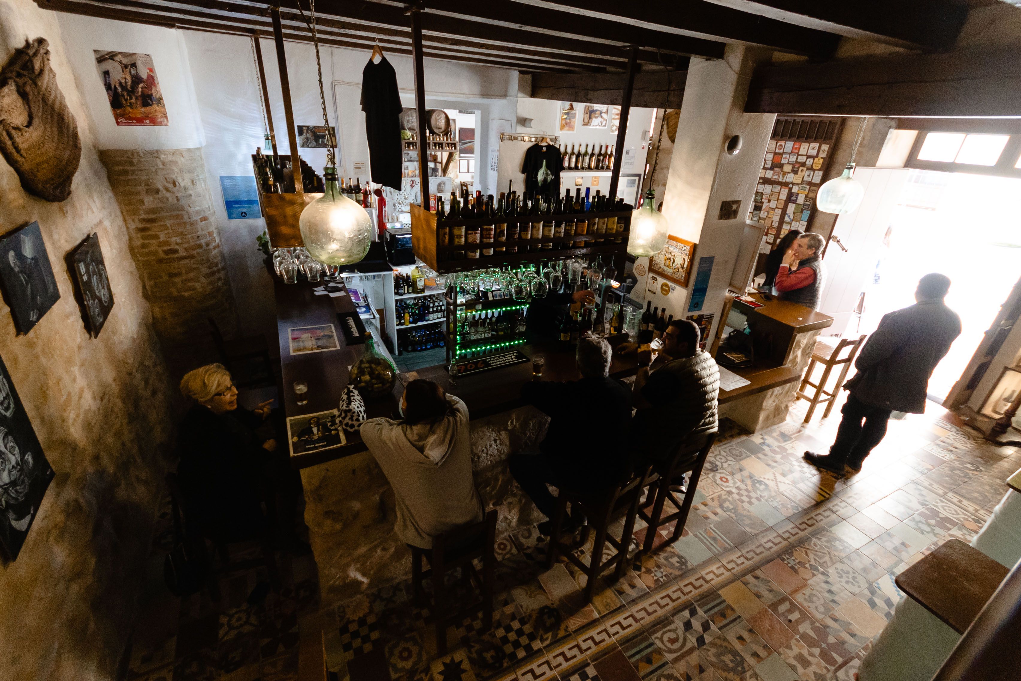 Las Garrafas fue almacén, bodeguita, taller de bicicletas y dependencia de una funeraria